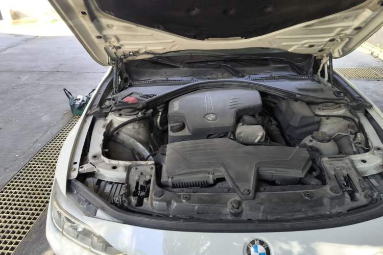 Used BMW 3 Series 2014 320Li Fashion Model Engine Bay Right