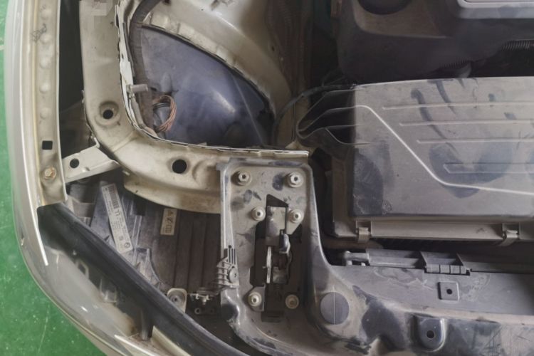 Used BMW 3 Series 2014 328Li Fashion Model Engine Bay Right