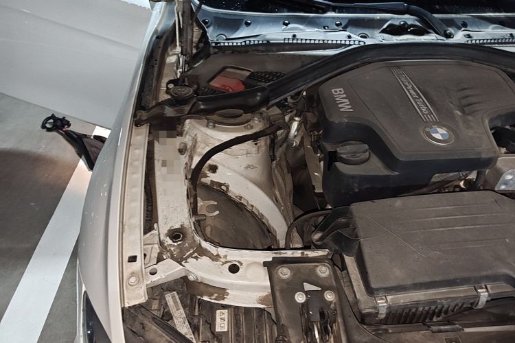 Used BMW 3 Series 2014 320Li Fashion Model Engine Bay Right