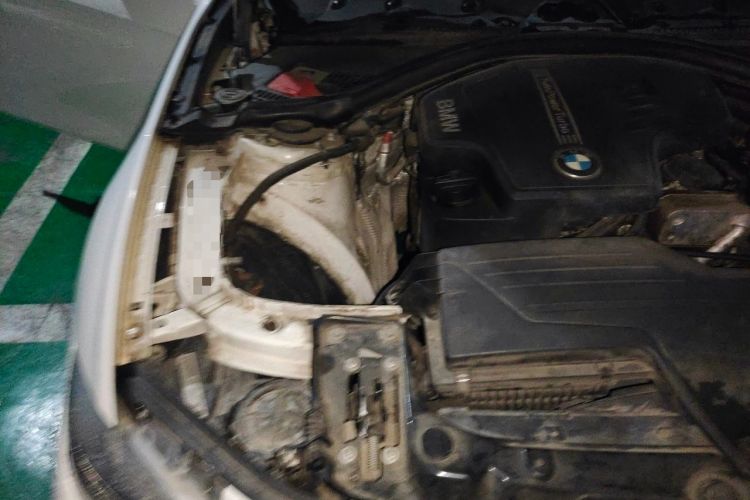 Used BMW 3 Series 2014 320i Active Edition Engine Bay Right