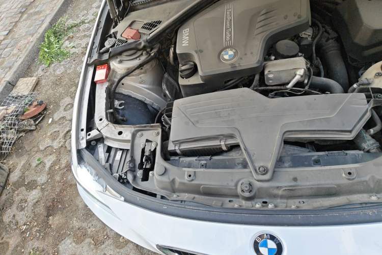 Used BMW 3 Series 2014 320Li Fashion Model Engine Bay Right