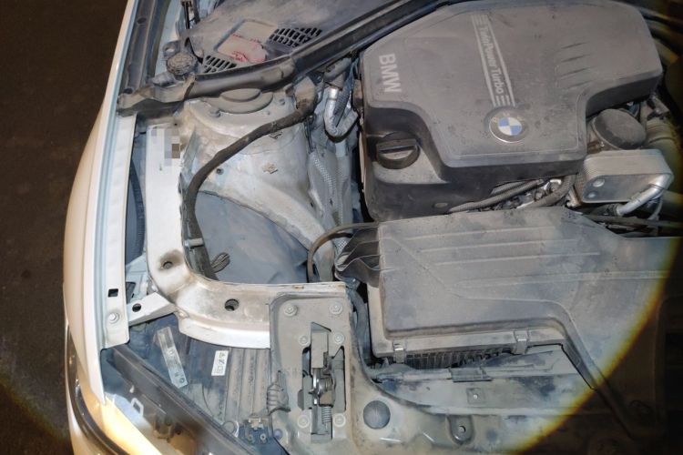 Used BMW 3 Series 2014 320Li Fashion Model Engine Bay Right