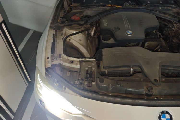 Used BMW 3 Series 2014 320i Sport Edition Engine Bay Right