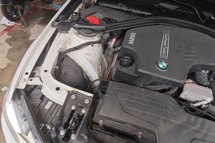 Used BMW 3 Series 2014 320Li Fashion Model Engine Bay Right