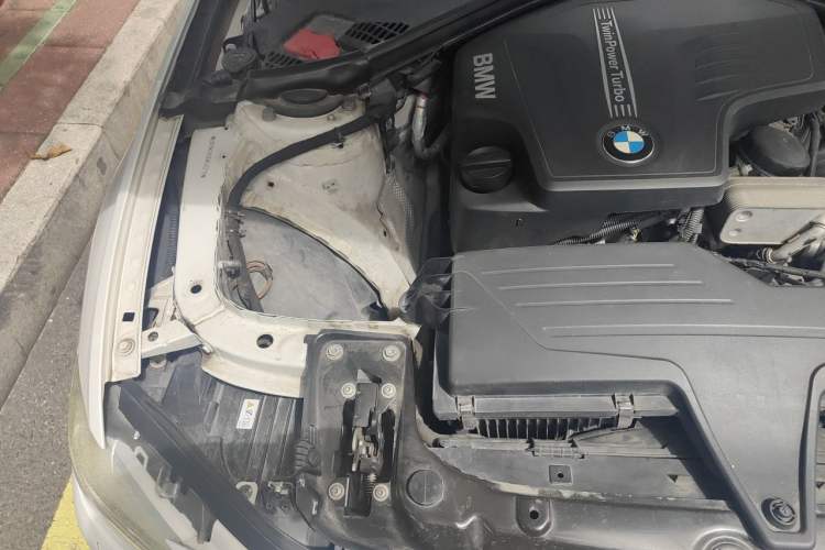 Used BMW 3 Series 2014 320Li Fashion Model Engine Bay Right