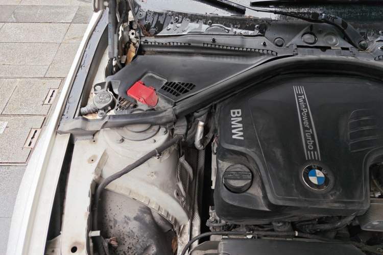 Used BMW 3 Series 2014 320Li Fashion Model Engine Bay Right