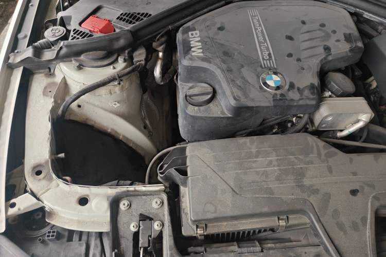 Used BMW 3 Series 2014 320i Active Edition Engine Bay Right