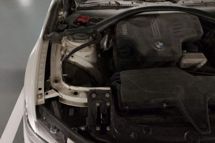 Used BMW 3 Series 2014 320Li Fashion Model Engine Bay Right