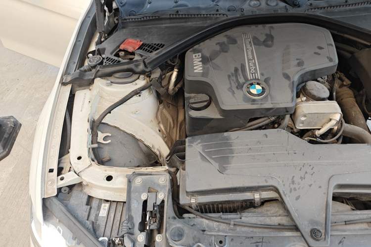 Used BMW 3 Series 2014 320Li Fashion Model Engine Bay Right
