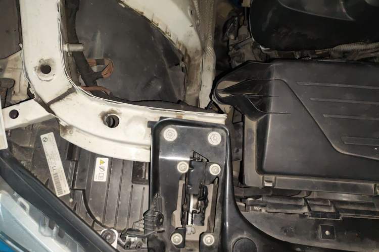 Used BMW 3 Series 2014 320Li Fashion Model Engine Bay Right