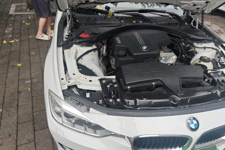 Used BMW 3 Series 2014 320Li Fashion Model Engine Bay Right