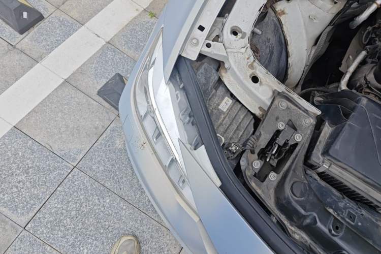 Used BMW 3 Series 2014 320Li Fashion Model Engine Bay Right