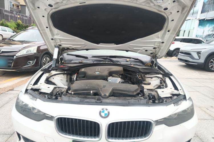 Used BMW 3 Series 2014 320i Active Edition Engine Bay