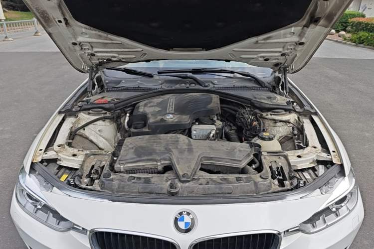 Used BMW 3 Series 2014 320Li Fashion Model Engine Bay