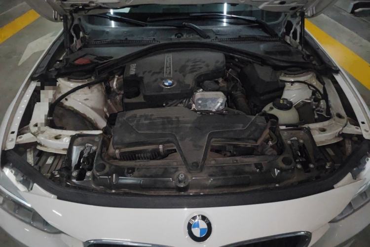 Used BMW 3 Series 2014 320Li Fashion Model Engine Bay