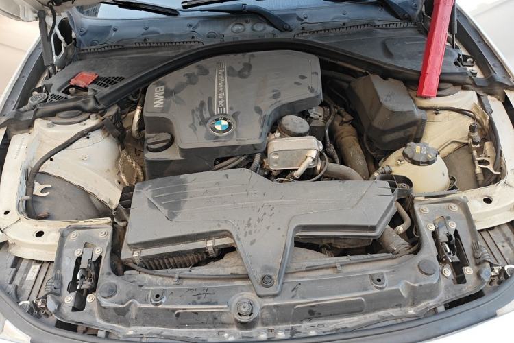Used BMW 3 Series 2014 320Li Fashion Model Engine Bay