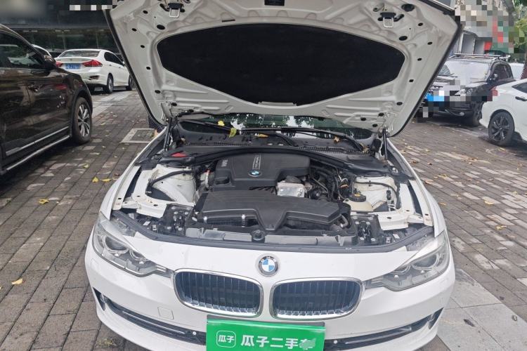 Used BMW 3 Series 2014 320Li Fashion Model Engine Bay