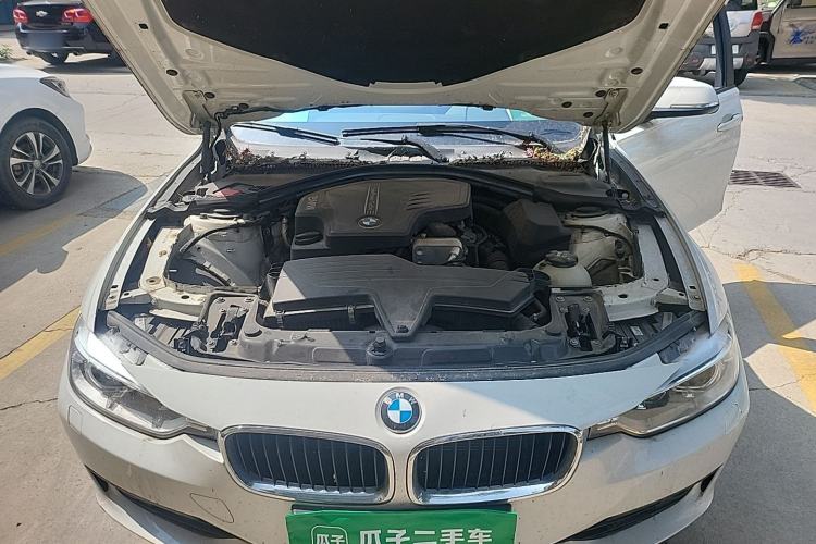 Used BMW 3 Series 2014 320i Sport Edition Engine Bay