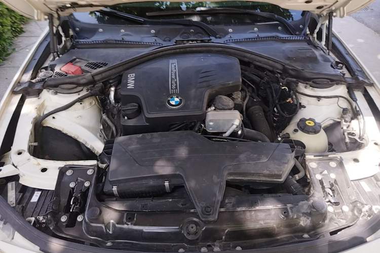 Used BMW 3 Series 2014 320Li Fashion Model Engine Bay