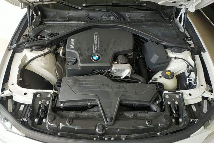 Used BMW 3 Series 2014 320i Sport Design Package Engine Bay