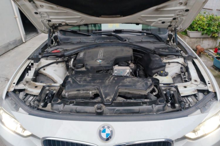 Used BMW 3 Series 2014 320Li Fashion Model Engine Bay