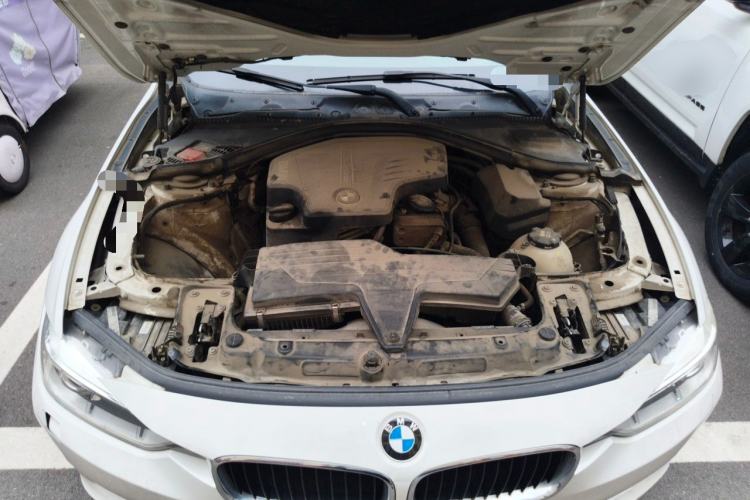 Used BMW 3 Series 2014 320i Sport Edition Engine Bay