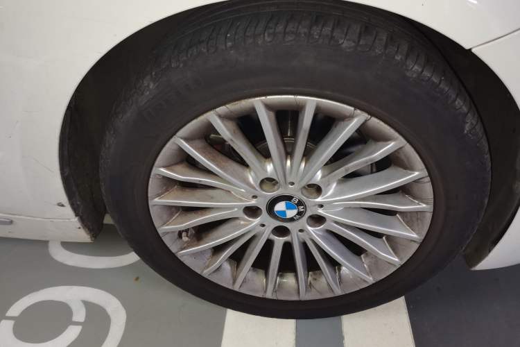 Used BMW 3 Series 2014 320Li Luxury Design Package
