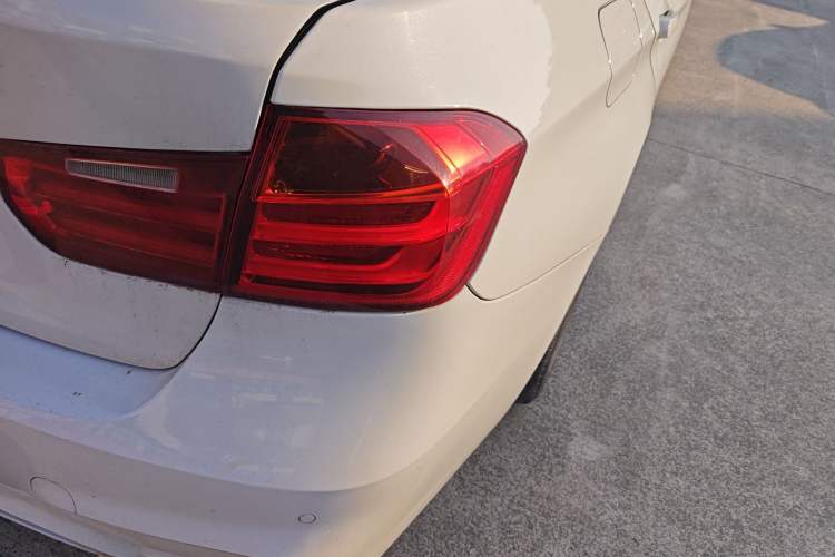 Used BMW 3 Series 2014 320i Sport Edition Exterior 2