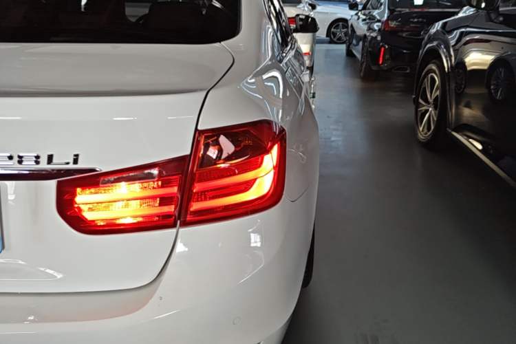 Used BMW 3 Series 2014 328Li Luxury Design Package Exterior 3