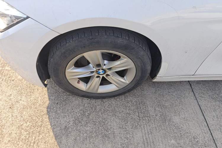 Used BMW 3 Series 2014 320i Sport Edition Exterior 3