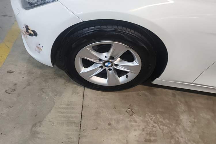 Used BMW 3 Series 2014 320i Sport Edition Exterior 4
