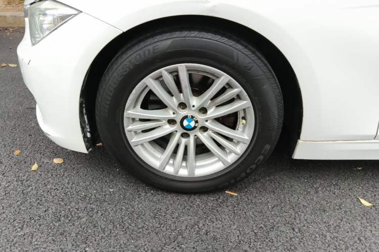 Used BMW 3 Series 2014 320Li Fashion Model Exterior 4