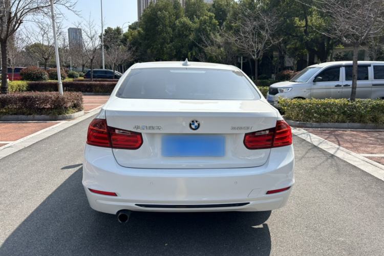 Used BMW 3 Series 2014 320i Sport Edition Exterior 4