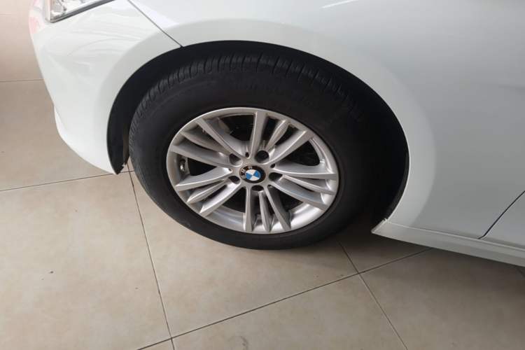 Used BMW 3 Series 2014 320Li Fashion Model Exterior 4