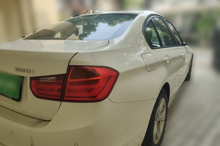 Used BMW 3 Series 2014 320i Sport Edition Exterior 5