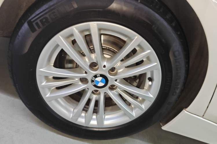 Used BMW 3 Series 2014 320Li Fashion Model Exterior 5