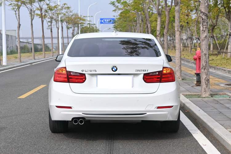 Used BMW 3 Series 2014 328i Sport Design Package Exterior 6