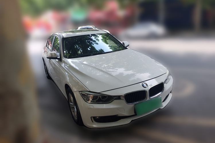 Used BMW 3 Series 2014 320i Sport Edition Front Right 45 Deg