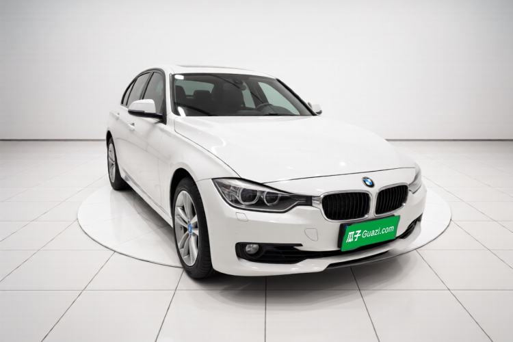 Used BMW 3 Series 2014 320i Active Edition Front Right 45 Deg