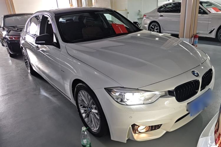 Used BMW 3 Series 2014 328Li Luxury Design Package Front Right 45 Deg
