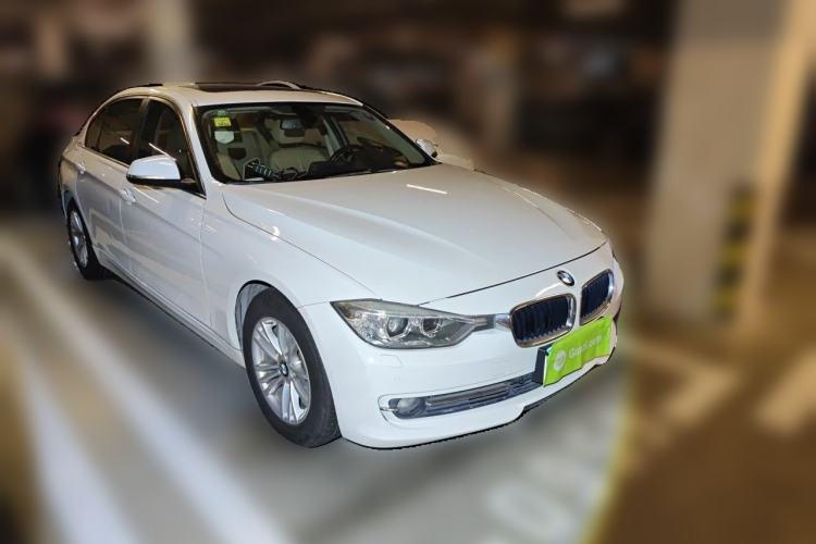 Used BMW 3 Series 2014 320Li Fashion Model Front Right 45 Deg