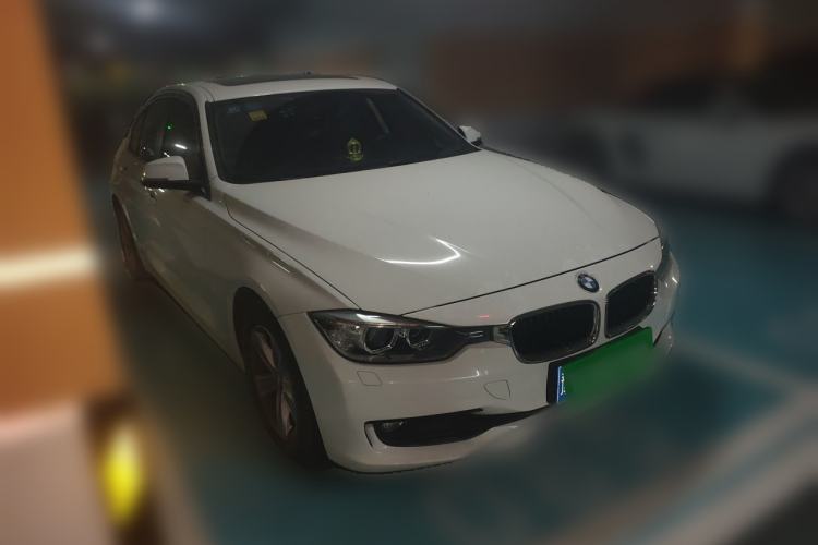 Used BMW 3 Series 2014 320i Sport Edition Front Right 45 Deg
