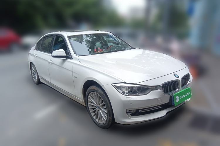 Used BMW 3 Series 2014 320Li Luxury Design Package Front Right 45 Deg