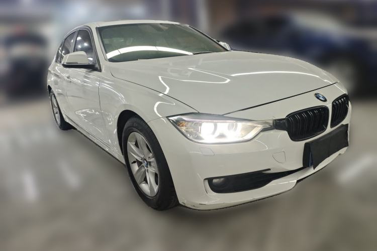 Used BMW 3 Series 2014 320i Sport Edition Front Right 45 Deg