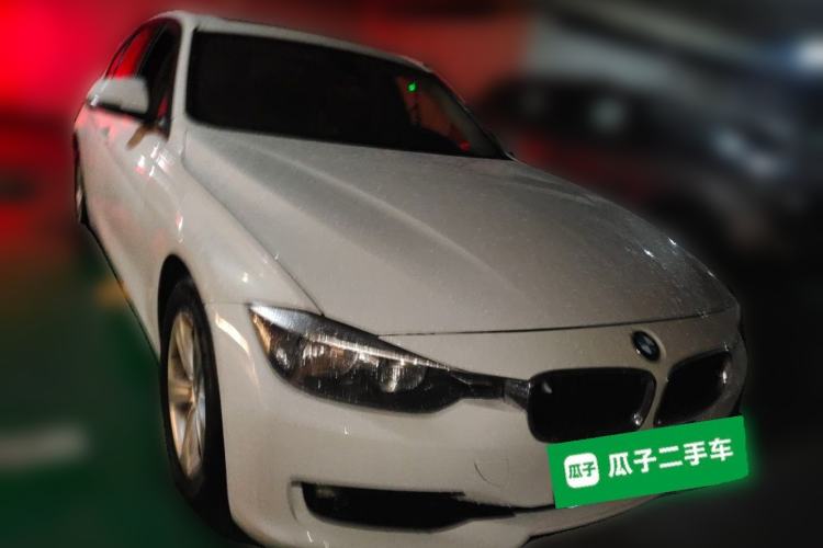 Used BMW 3 Series 2014 320i Active Edition Front Right 45 Deg