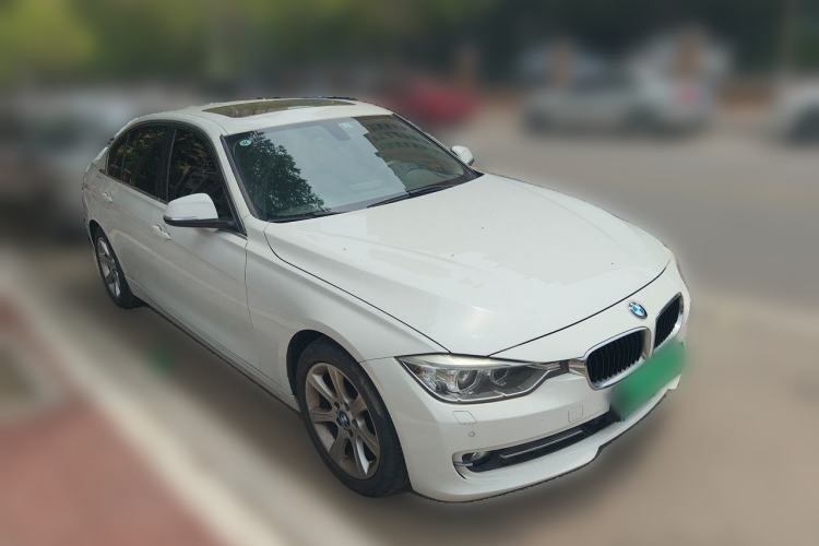 Used BMW 3 Series 2014 328Li Fashion Model Front Right 45 Deg