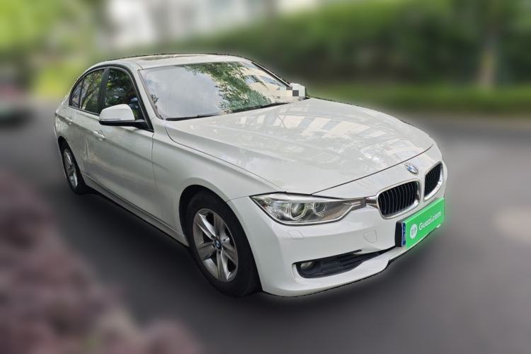 Used BMW 3 Series 2014 320i Active Edition Front Right 45 Deg