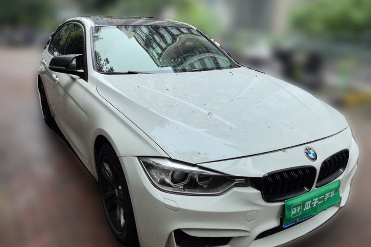Used BMW 3 Series 2014 320i Sport Design Package Front Right 45 Deg