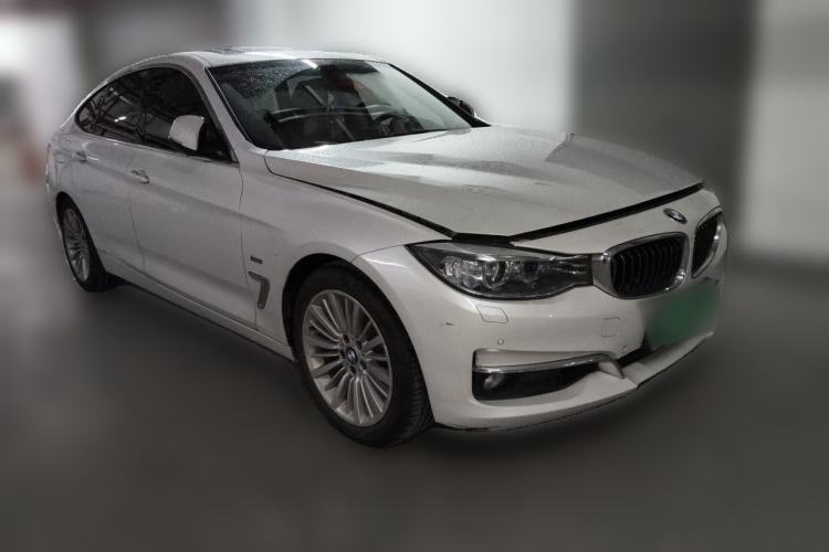 Used BMW 3 Series 2014 320i Sport Edition Front Right 45 Deg