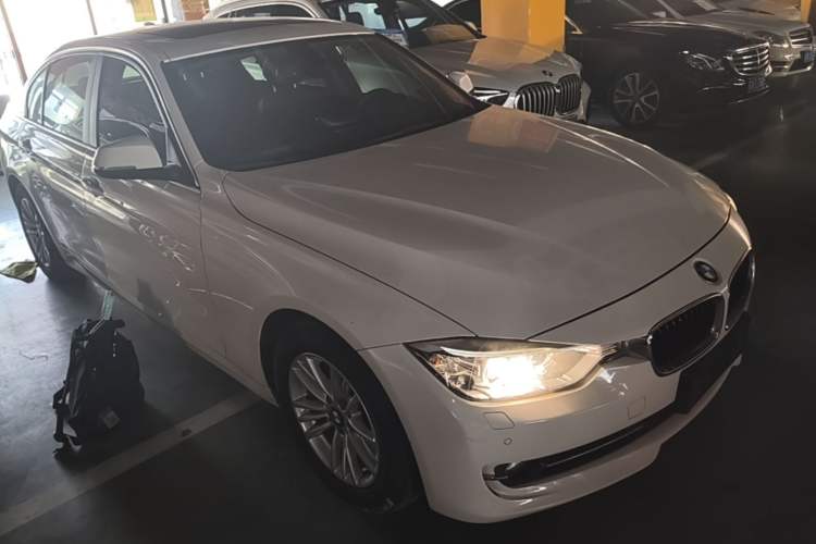 Used BMW 3 Series 2014 320Li Fashion Model Front Right 45 Deg